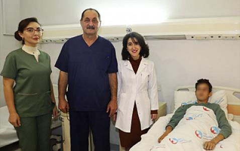 17 yaşlı yeniyetmə yad cisim udub - 