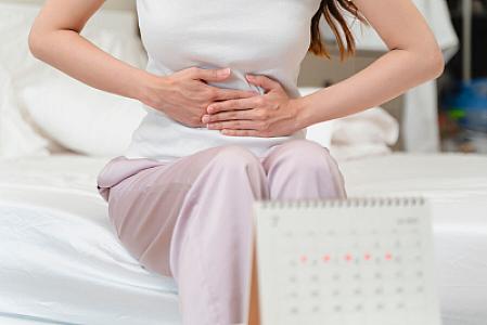 Kofein və stres menstrual dövrü poza bilər – ginekoloqlar 