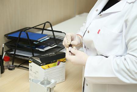 Yeni Klinikada 800 mindən çox topuq testi 