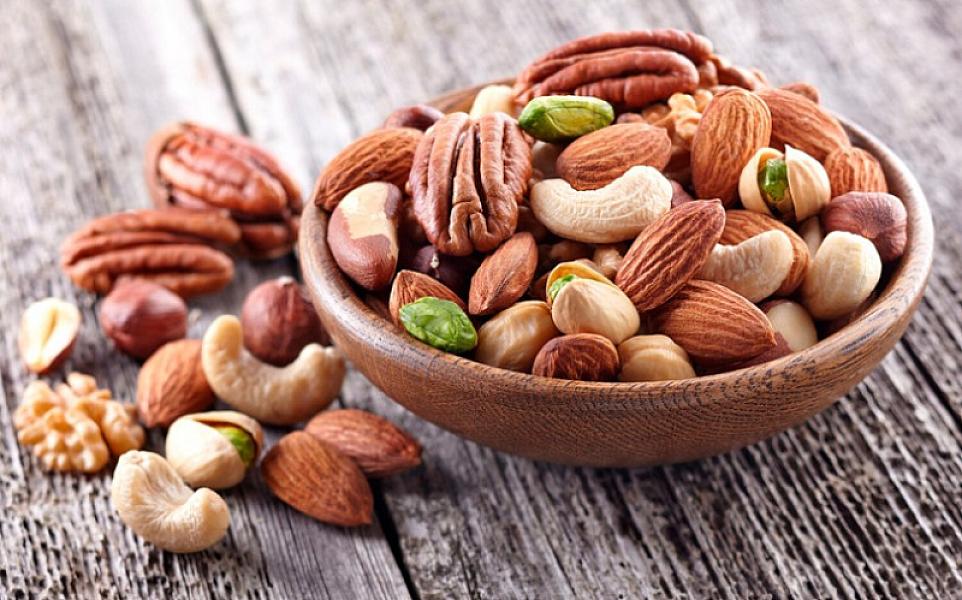 Alimlər yuxu üçün zərərli və faydalı qidaların adlarını açıqlayıblar