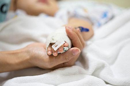 Azərbaycanda 10 aylıq körpə xəstəxanada niyə ölüb?