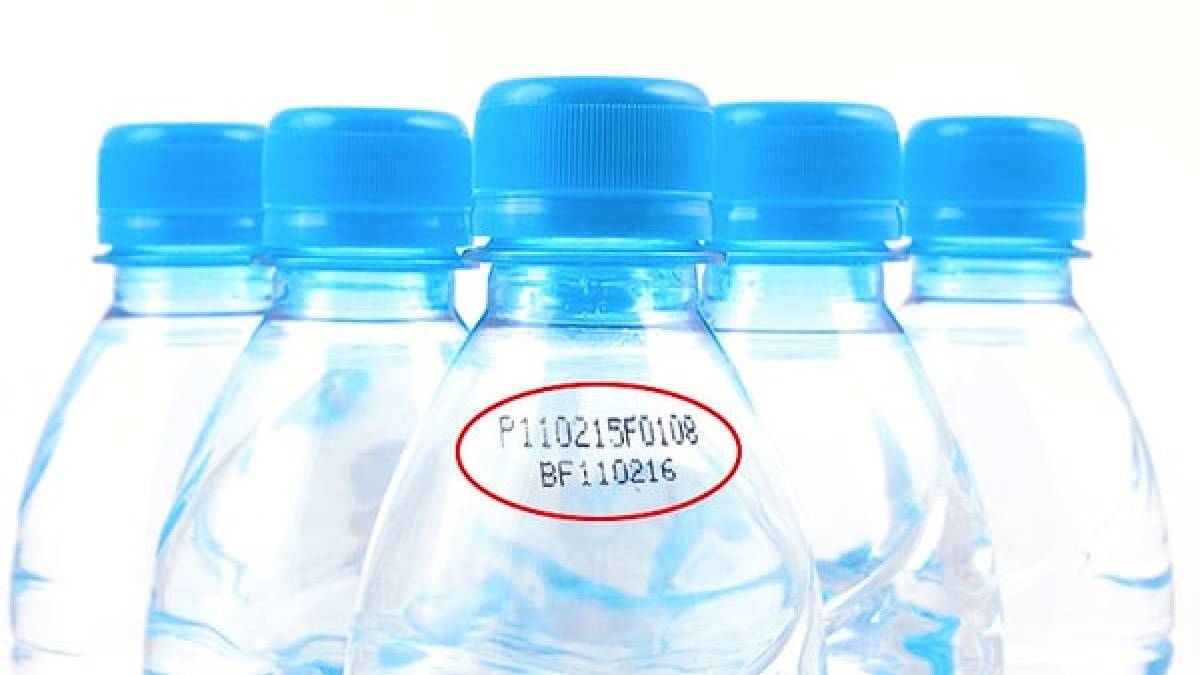 Mütəxəssislər butulkada suyun təhlükələrinə qarşı xəbərdarlıq edirlər -