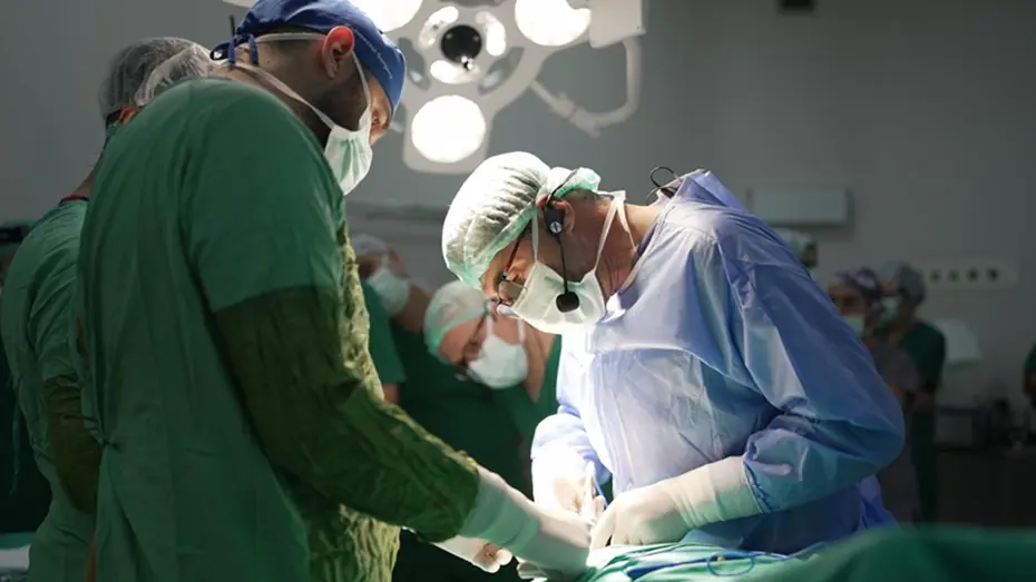 Daim ağlayan körpənin ağrısının səbəbi