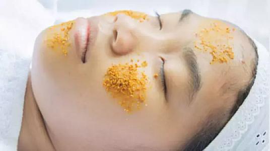 Bahalı kremləri geridə qoyur: Zərdəçal-bal maskasının təsiri