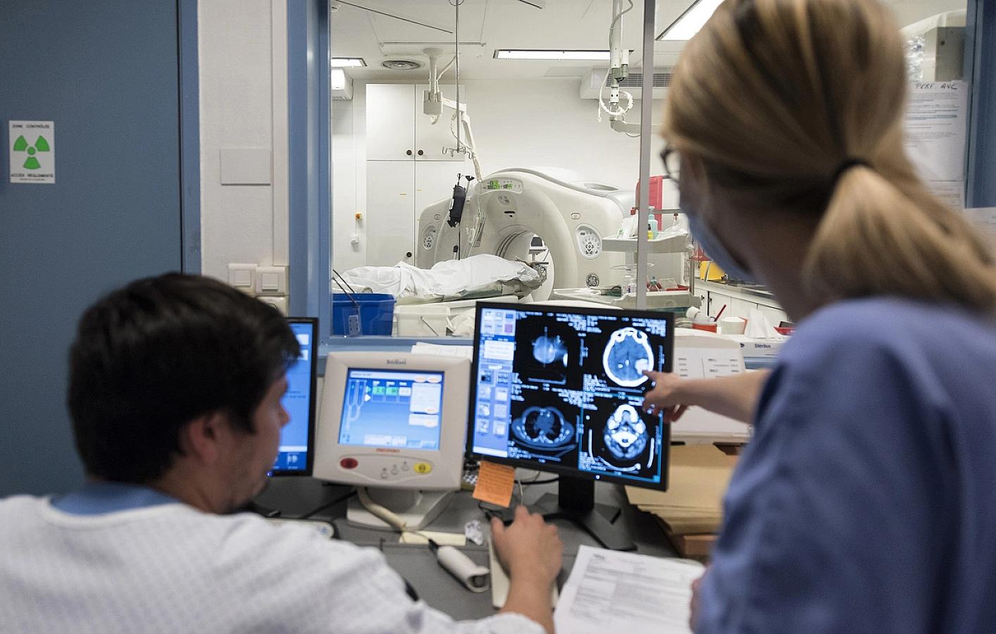 İnsan beyni 32 yaşda "böyük" mərhələsinə keçir -