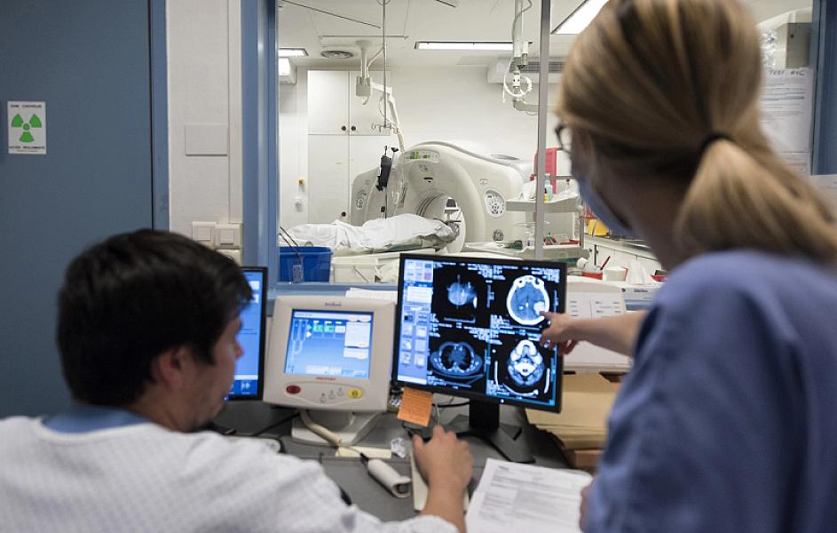 İnsan beyni 32 yaşda "böyük" mərhələsinə keçir -