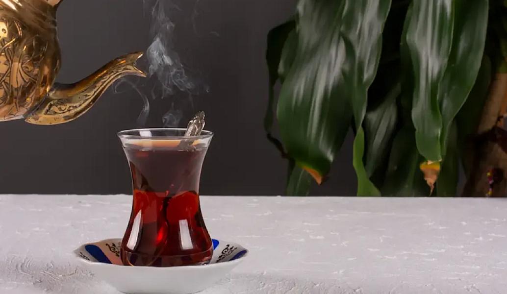 Səhərlər yeməyə başlamamış çay içənlərə