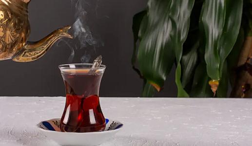 Səhərlər yeməyə başlamamış çay içənlərə