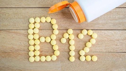 B12 vitamini çatışmazlığı hansı xəstəliklərə