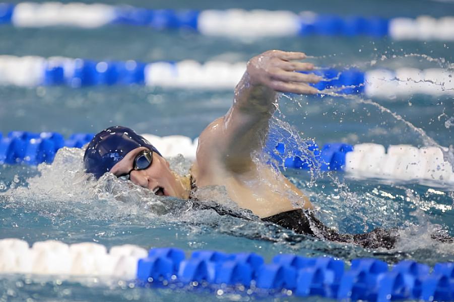 Üzgüçülük hovuzunda hansı infeksiyalara yoluxa bilərsiniz? -