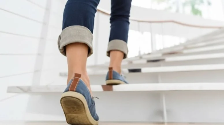 Pilləkəni bu cür qalxmağın təəccüblü təsiri: