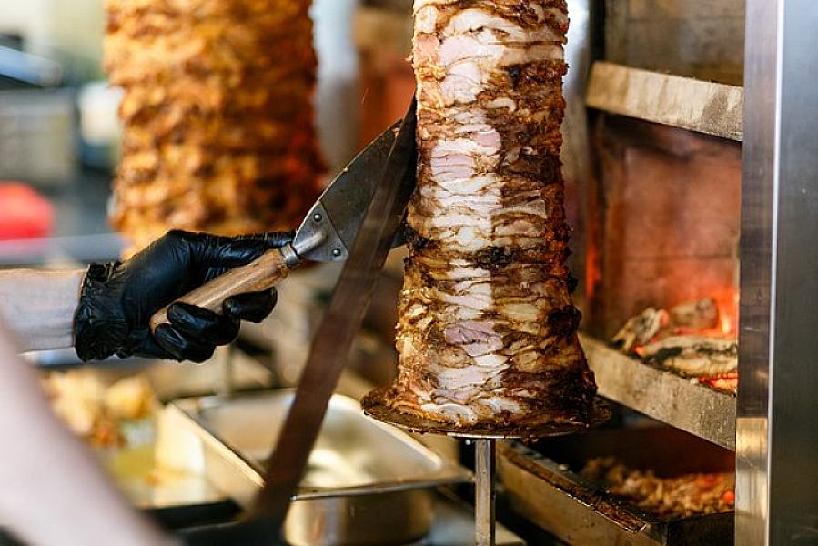 Diyetoloq sağlam olmayan qidalarla bağlı