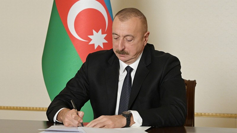 İlham Əliyev bu həkimləri