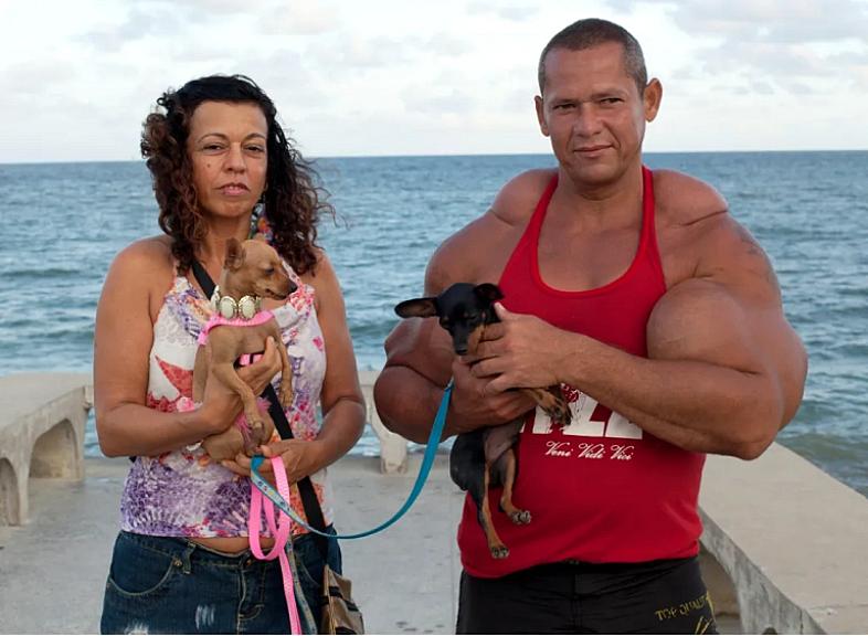 Biseps rekordu həyatı bahasına başa gəldi: - 2