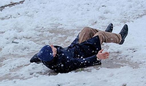 Qarlı havaya görə 15 nəfər