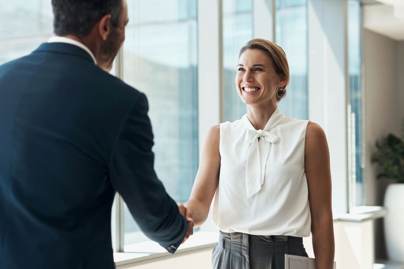 Ekspert qadınlara ünvanlanan