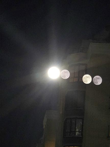 Səmada 3 ay göründü: - 3