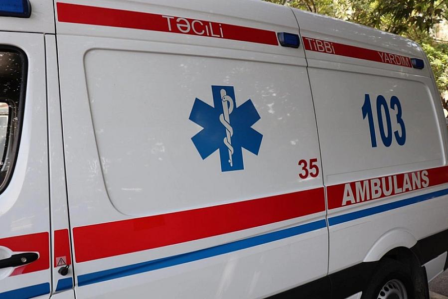 Bakıda güclü küləklə bağlı bir nəfər həyatını itirib –