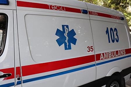 Bakıda güclü küləklə bağlı bir nəfər həyatını itirib –