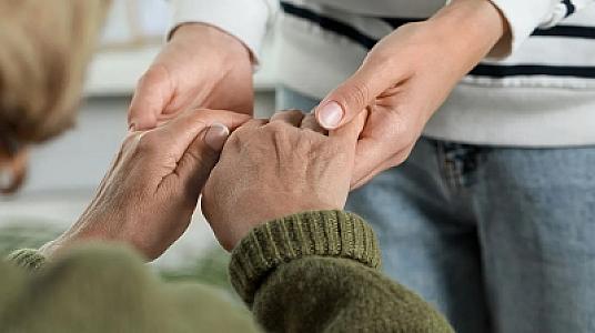 Alzheimer xəstəliyində yaddaş itkisini