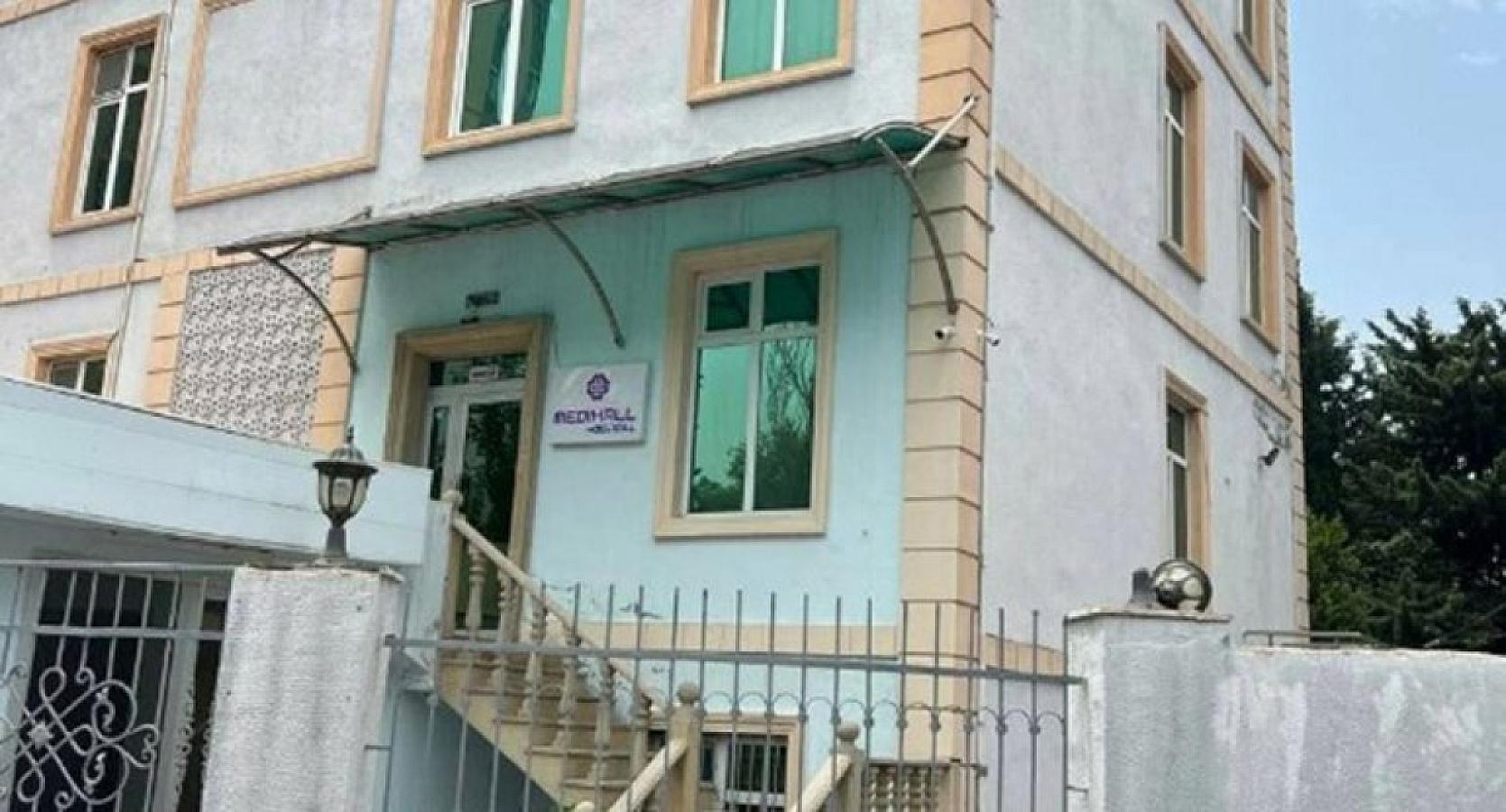 “MediHall Hospital”da aparılan estetik əməliyyatdan sonra