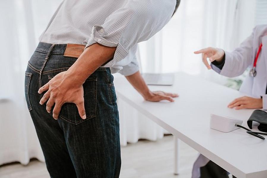 Həkim hemoroidin xalq üsulu ilə müalicəsinin təhlükəli nəticələri barədə