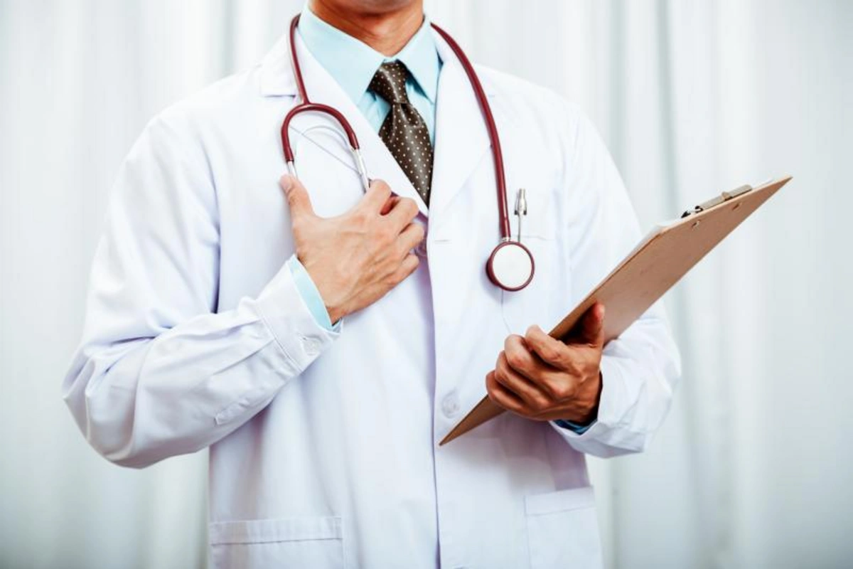 Azərbaycanda əhali sayına görə ən az həkimi olan