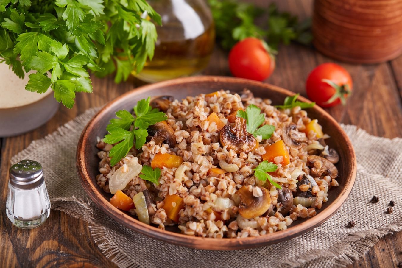 Qarabaşaq və göbələyi birlikdə yemək