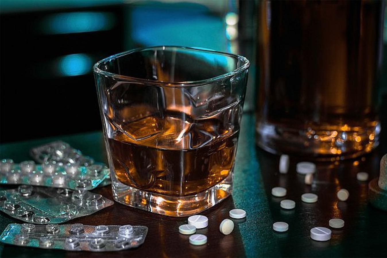 Arıqlama dərmanı və spirtli içkini qarışdırmaq