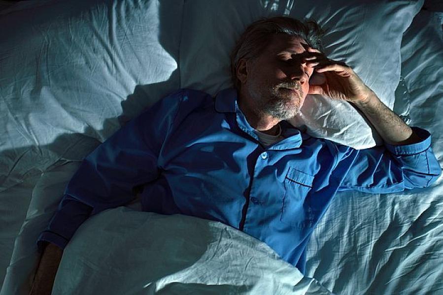 Uzun müddət yataqda çevrilərək yuxuya gedə bilməyənlərə