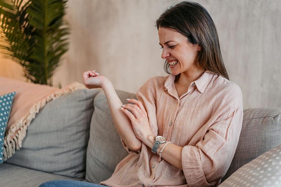 Təhlükəli ağcaqanad sancmasının əlamətləri