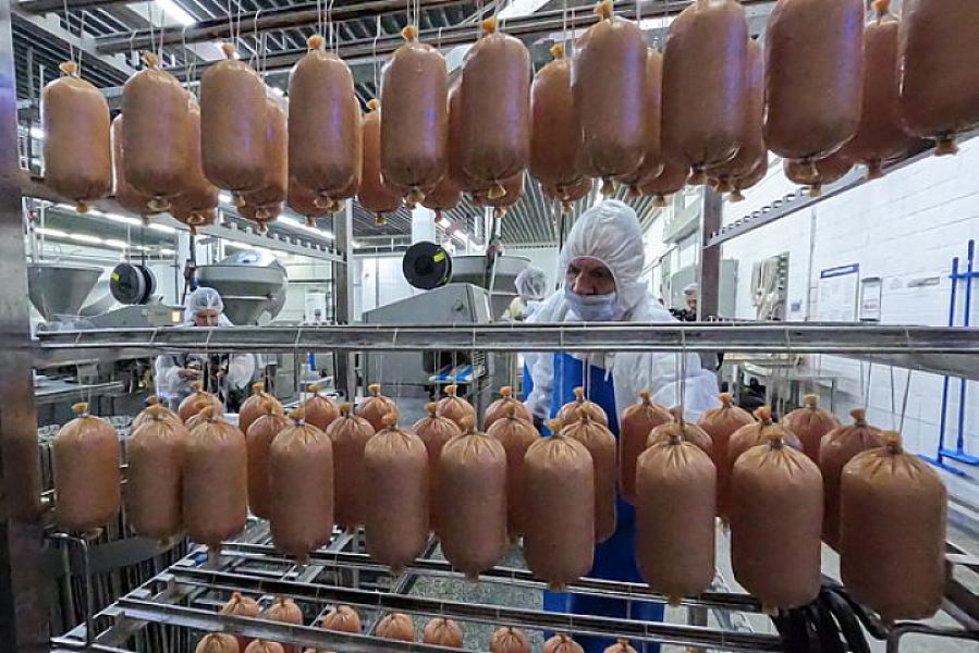Kolbasalara tualet kağızı vurulur?