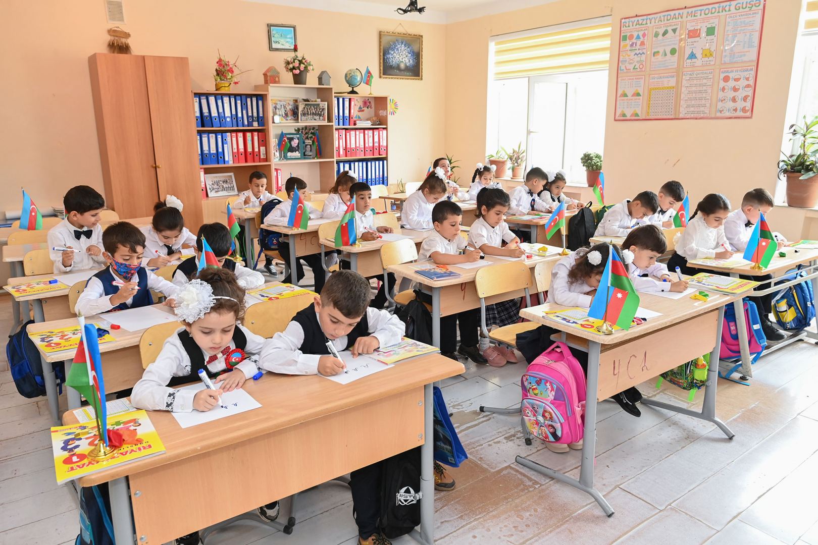 Bu gündən uşaqların I sinfə