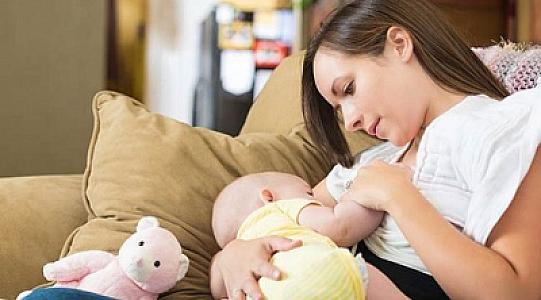 Azərbaycanda yeniyetmə anaların