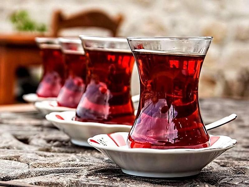 Həkim acqarına tünd çayın