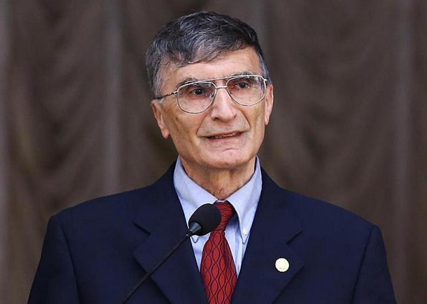 Əziz Səncər "Şöhrət" ordeni ilə