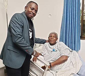 70 yaşlı qadın əkiz uşaq dünyaya gətirdi -