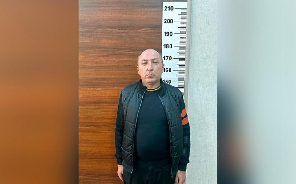 Ölkəyə tibbi avadanlıqlar gətirəcəyi vədi ilə dələduzluqda şübhəli bilinən şəxs