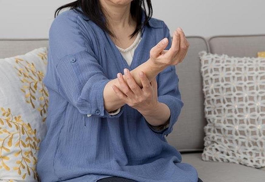 Əl və ayaqlarınızda uyuşma hiss edirsinizsə, diqqətli olun -