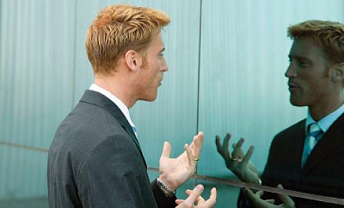 Öz-özünə danışan insanlar dəli sayılır?