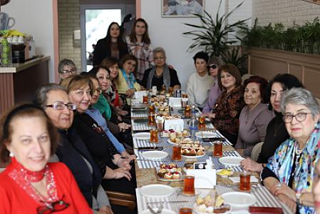 60 yaşdan yuxarı olan qadınlar üçün yaradıcı tədbir