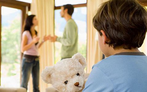 Dövlət bu halda uşağı valideyndən