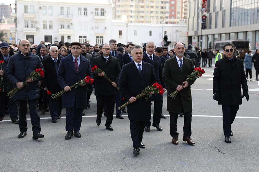 Səhiyyə Nazirliyinin rəhbərliyi Xocalı soyqırımı qurbanlarının xatirəsini yad edib