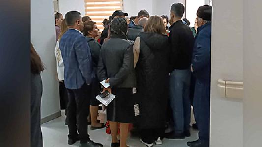 Sumqayıtda müayinəyə gələn pasiyent növbədə öldü