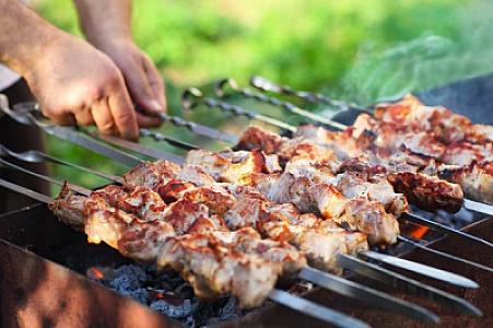 Füzulidə dəhşətli cinayət: Arvadını kabab yediyinə görə öldürdü