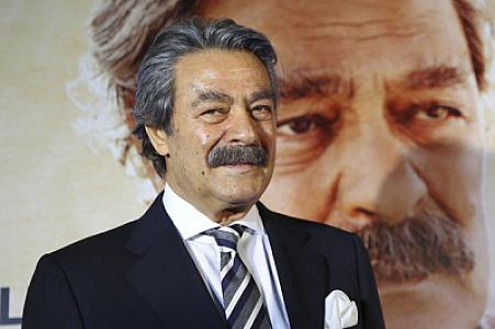 Evində huşsuz tapılan məşhur türk aktyorunun vəziyyəti açıqlanıb