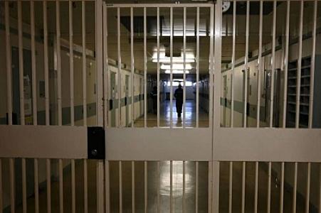 Yarım milyon mənimsəyən baş həkim HƏBSDƏ ÖLDÜ