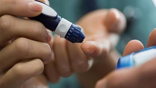 Qanda şəkərin ölçülməsi orucu və dəstəmazı pozurmu?