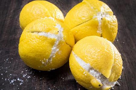 4-ə bölünmüş limon... - Və ya həyatınızın xilaskarı