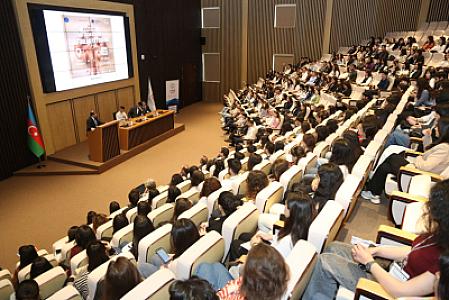 Yeni Klinikada Azərbaycan Tibb Tələbələrinin 1. Nefrologiya Forumu baş tutub